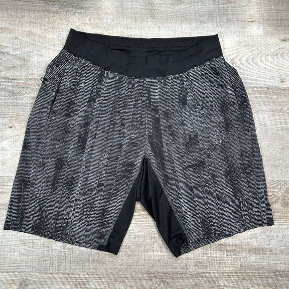 Lululemon Shorts Mens Sz M Gray 9” Unlined Athletic Shorts Drawstring Stretch - Picture 1 of 11